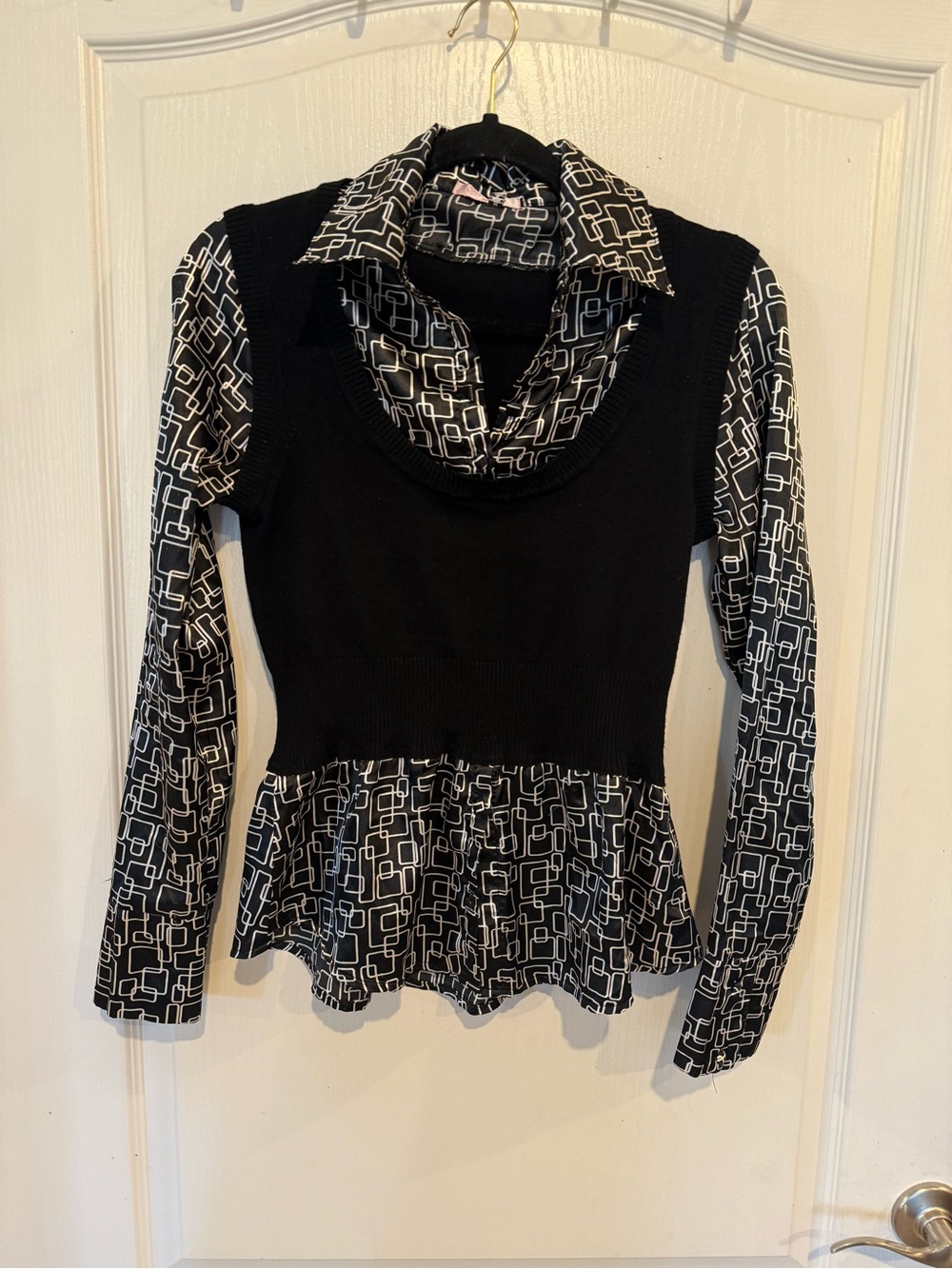 Halo vintage y2k black-and-white geometric print 2-in-1 layered top size medium